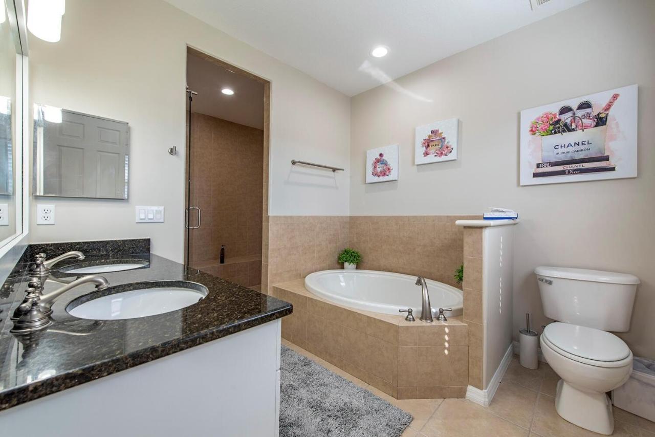 Vacation With Pool. 4 Bedrooms. Sleeps 10 * North Naples