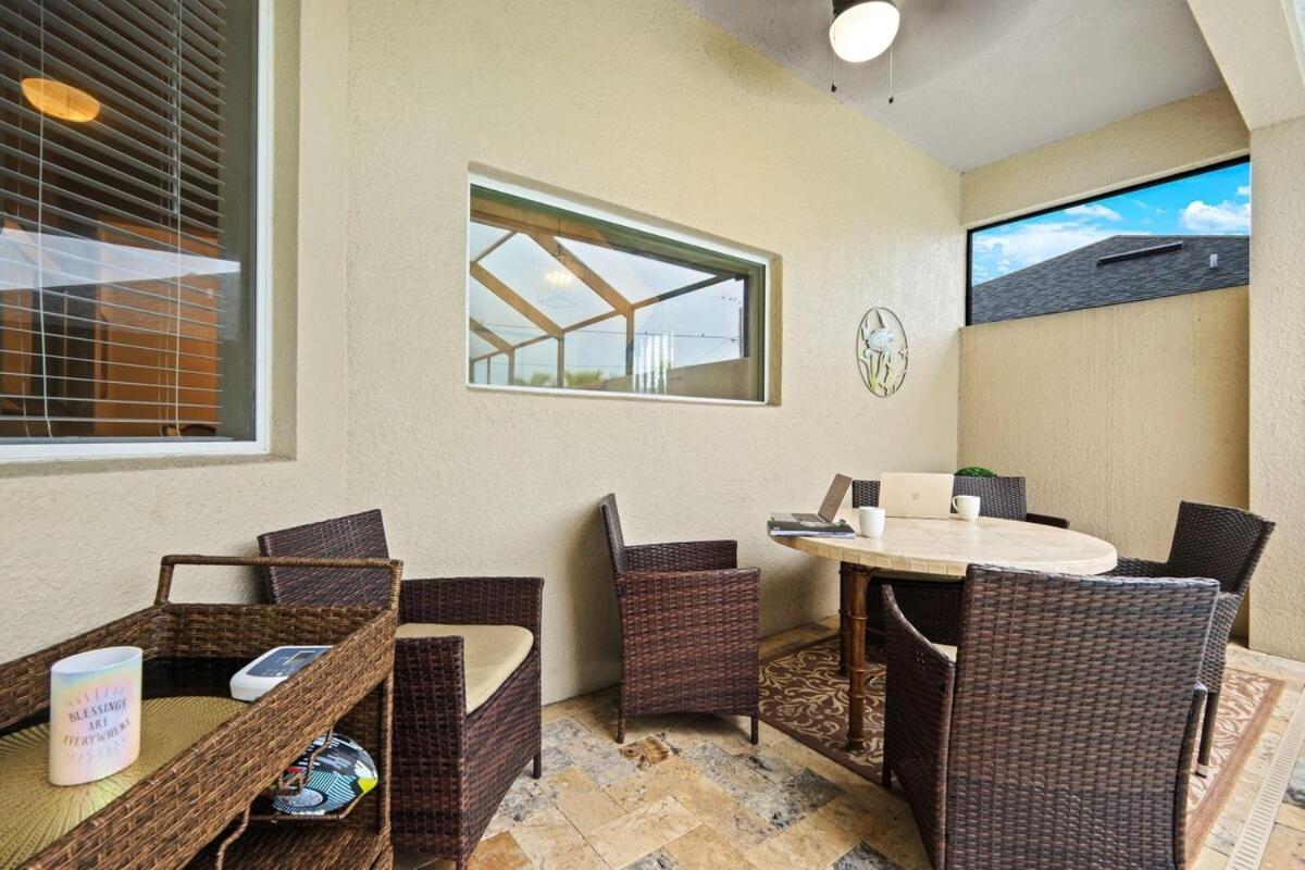 Vacation With Pool. 4 Bedrooms. Sleeps 10 North Naples