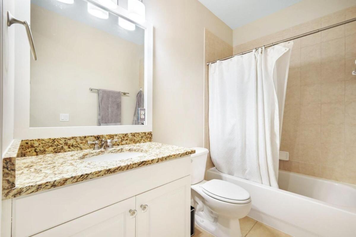 Vacation With Pool. 4 Bedrooms. Sleeps 10 * North Naples